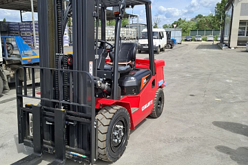 Дизельный вилочный погрузчик OXLIFT CPCD30 — для строительной компании (Московская область) 