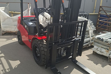 Дизельный погрузчик OXLIFT CPCD30-A2G2 с высотой 4500 мм