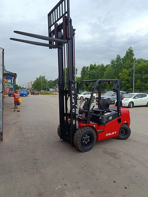 Дизельный вилочный погрузчик OXLIFT CPCD30-A2G2