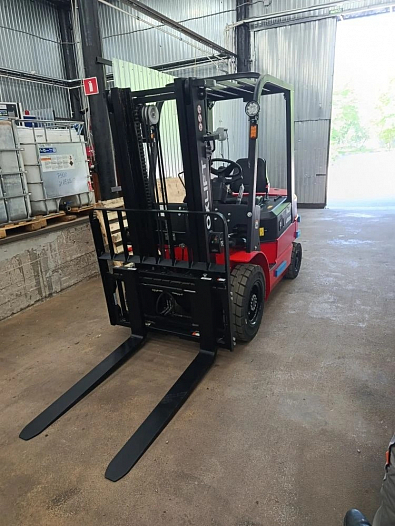 Электрический вилочный погрузчик OXLIFT RX30-2X