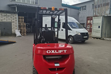 Дизельный погрузчик OXLIFT CPCD30-A2G2 с высотой 4500 мм